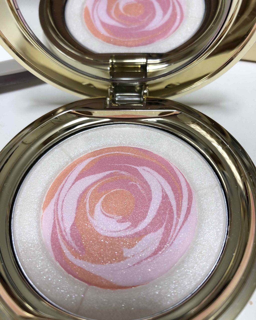 ブリス オーラ/Elégance/パウダーチークを使ったクチコミ（1枚目）