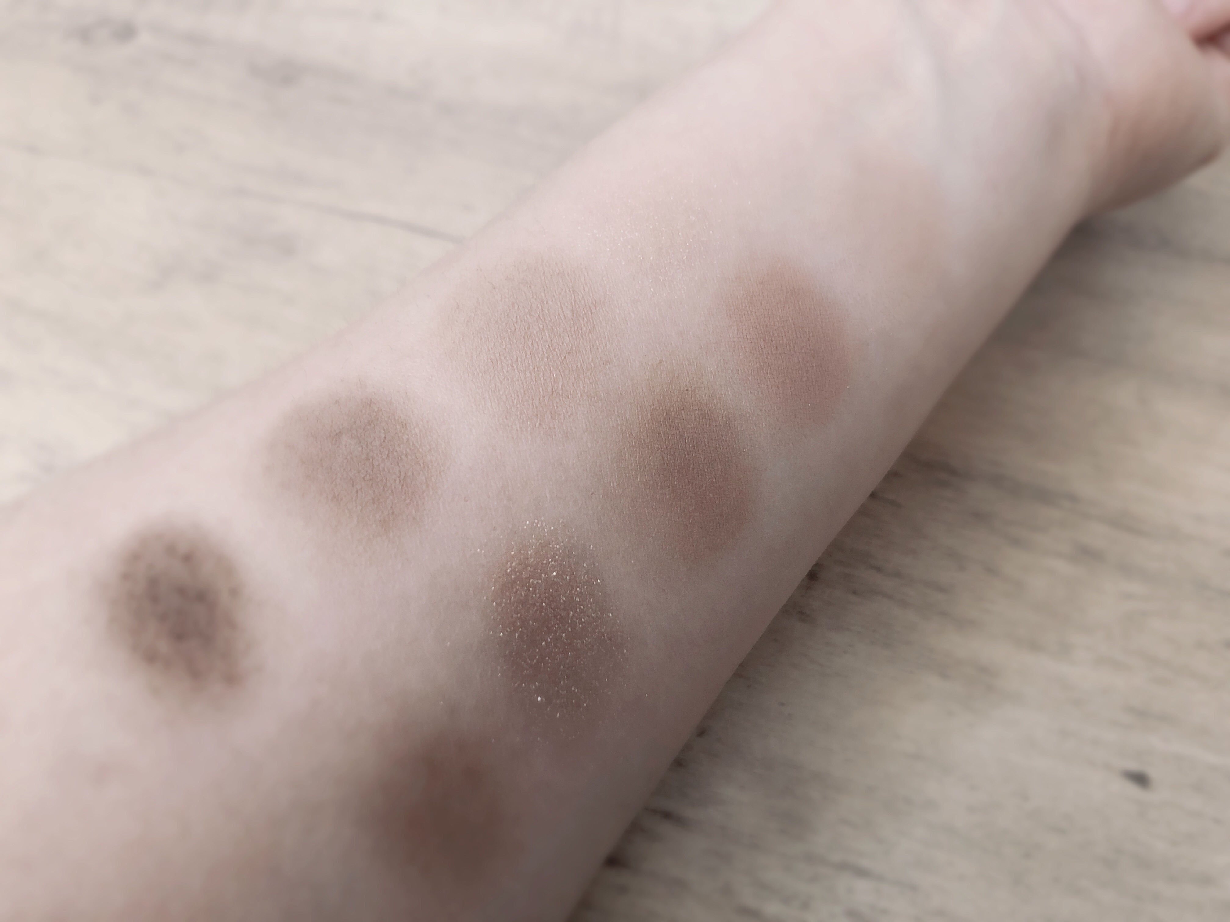 ムードキーボード 03 アッシュベージュ(Ash Beige)/lilybyred/アイシャドウパレットを使ったクチコミ（2枚目）