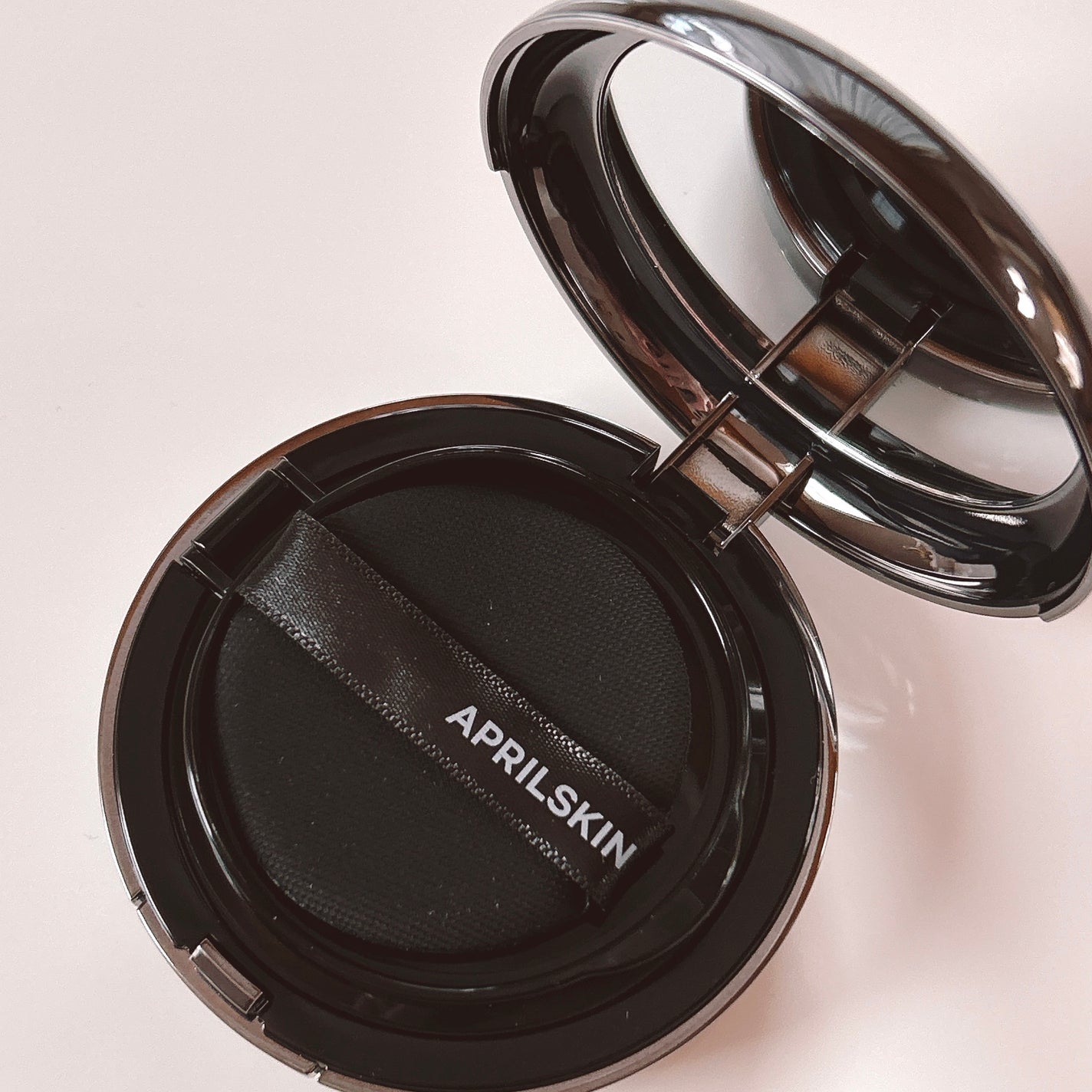 ハイパーカバーフィットクッション グラファイト/APRILSKIN/クッションファンデーションを使ったクチコミ(2枚目)