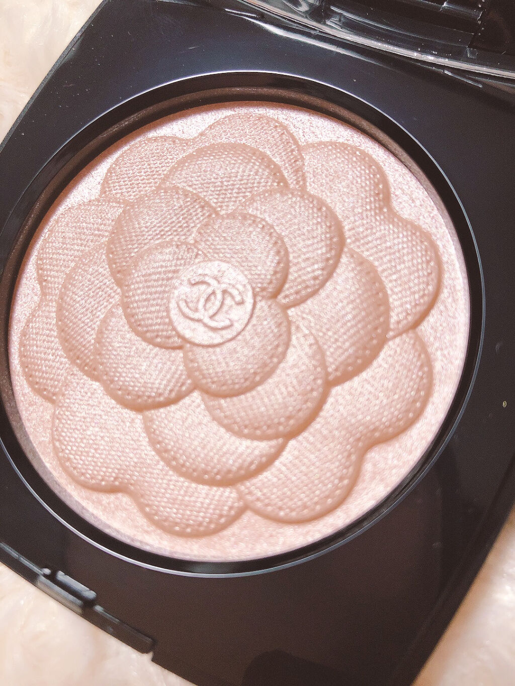 レーヴ ドゥ カメリア /CHANEL/パウダーハイライトを使ったクチコミ（2枚目）