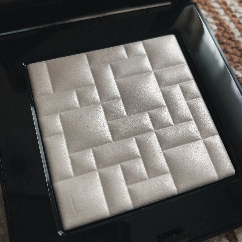 ハイライティング パウダー 34 パールグロウ（限定）/BOBBI BROWN/パウダーハイライトを使ったクチコミ（1枚目）