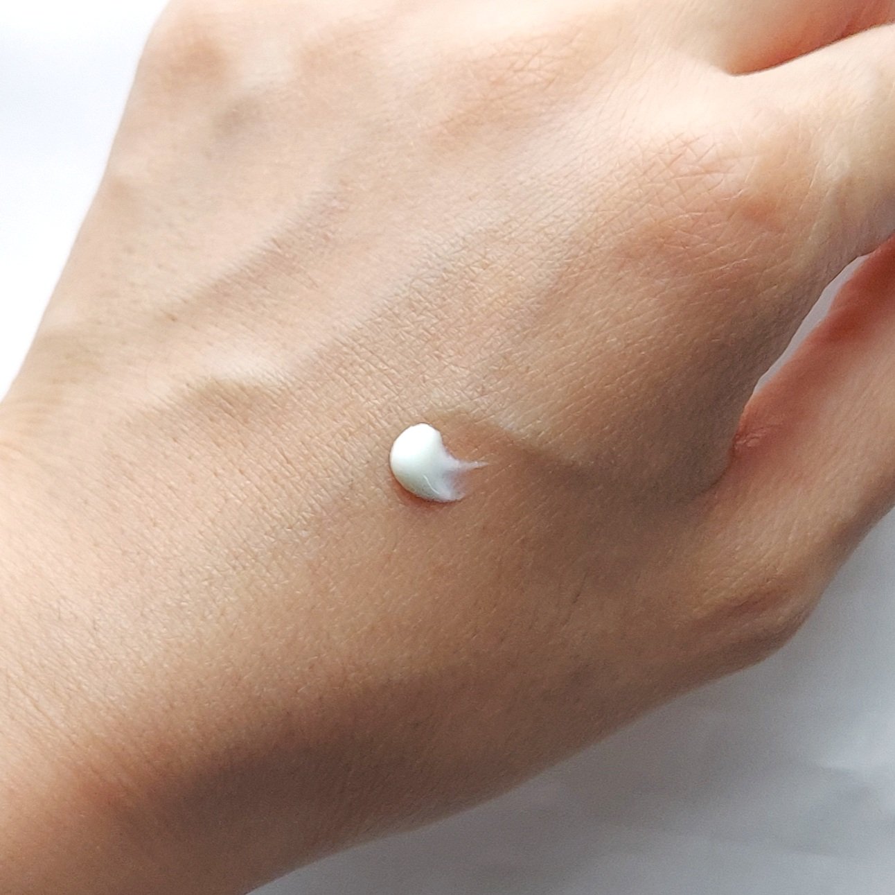 サンシェルター マルチ プロテクション コンフォート/DECORTÉ/日焼け止めミルクを使ったクチコミ（2枚目）