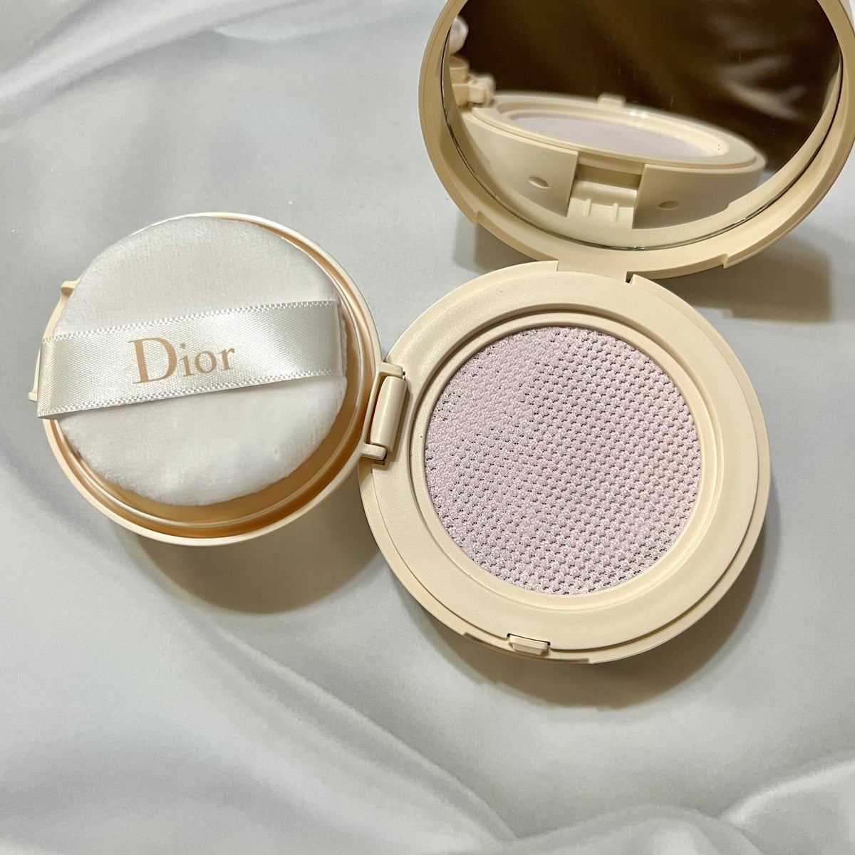 お値下！新作！Dior フォーエバークッションパウダー 10