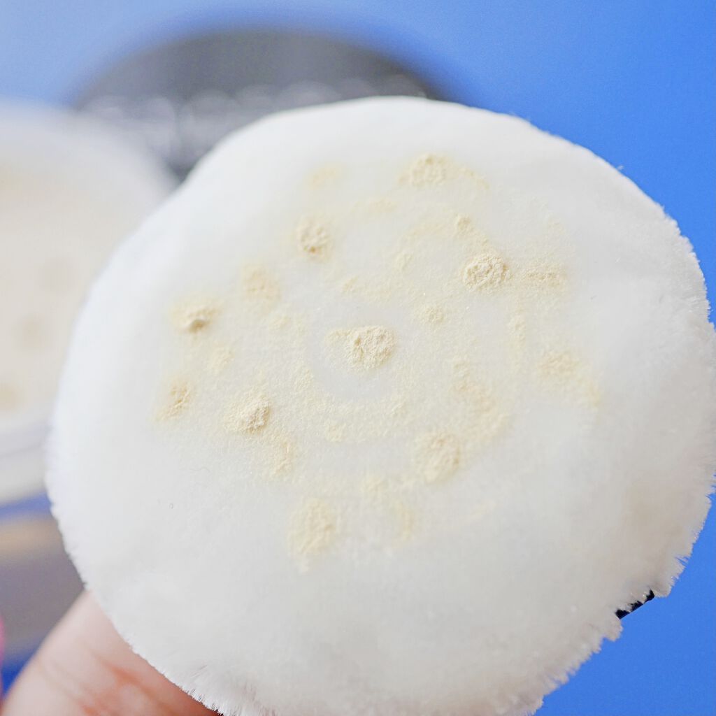 フィニッシングパウダー パールラメ入り/チャコット・コスメティクス/ルースパウダーを使ったクチコミ（3枚目）