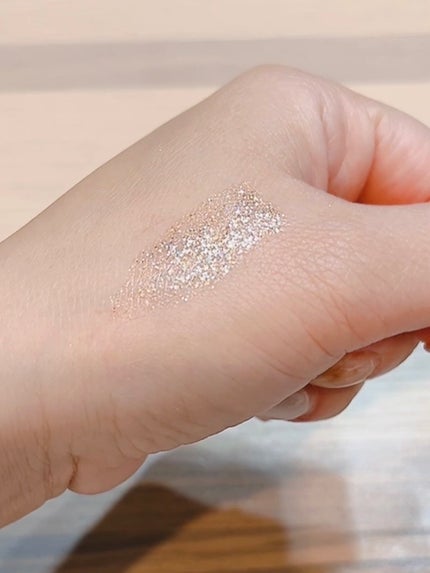 ダズルシャドウ リキッド/M・A・C/リキッドアイシャドウを使ったクチコミ(4枚目)