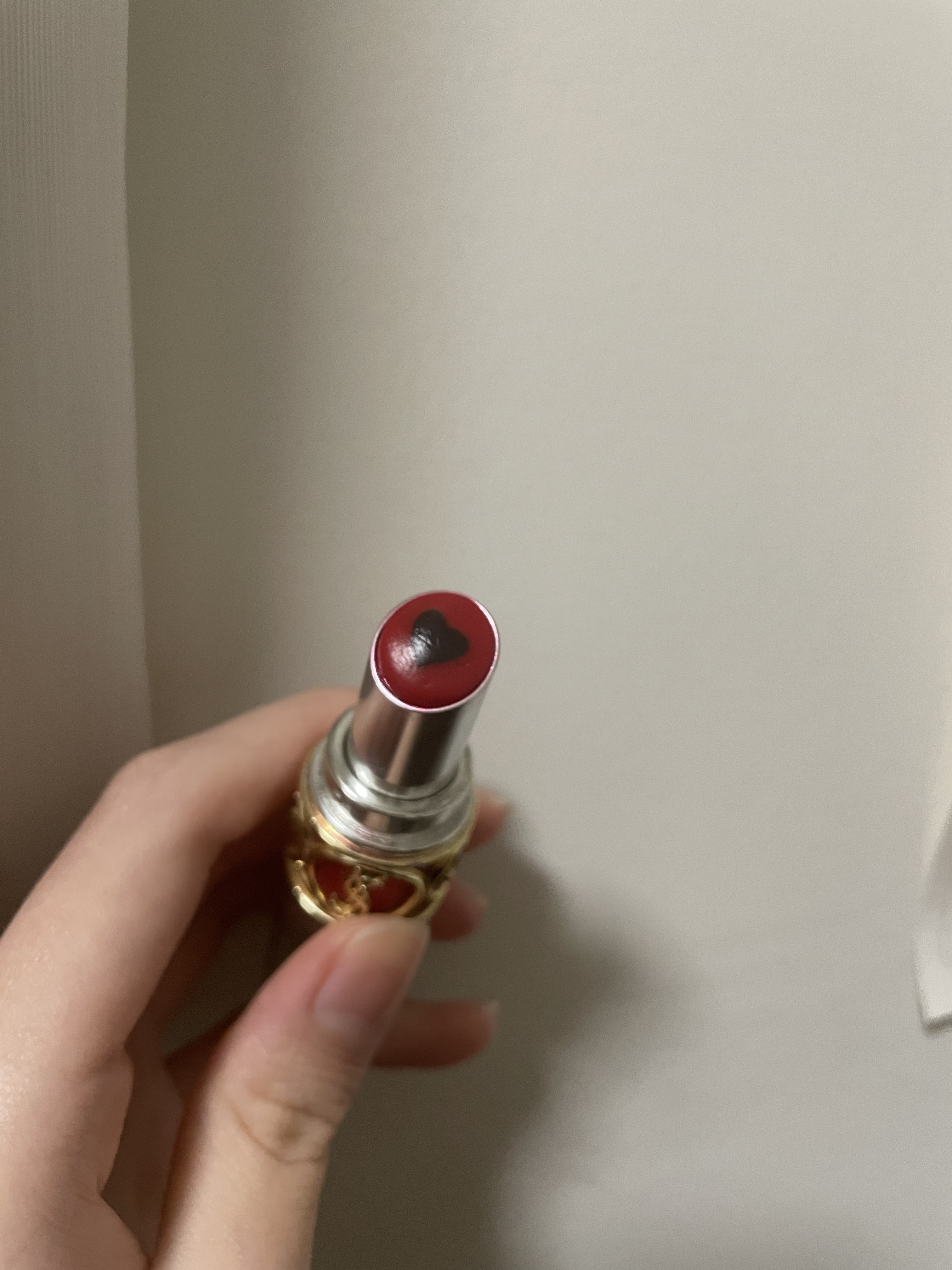 ルージュ クラッシィ 301 ソウルレッド/HERA/口紅を使ったクチコミ（2枚目）