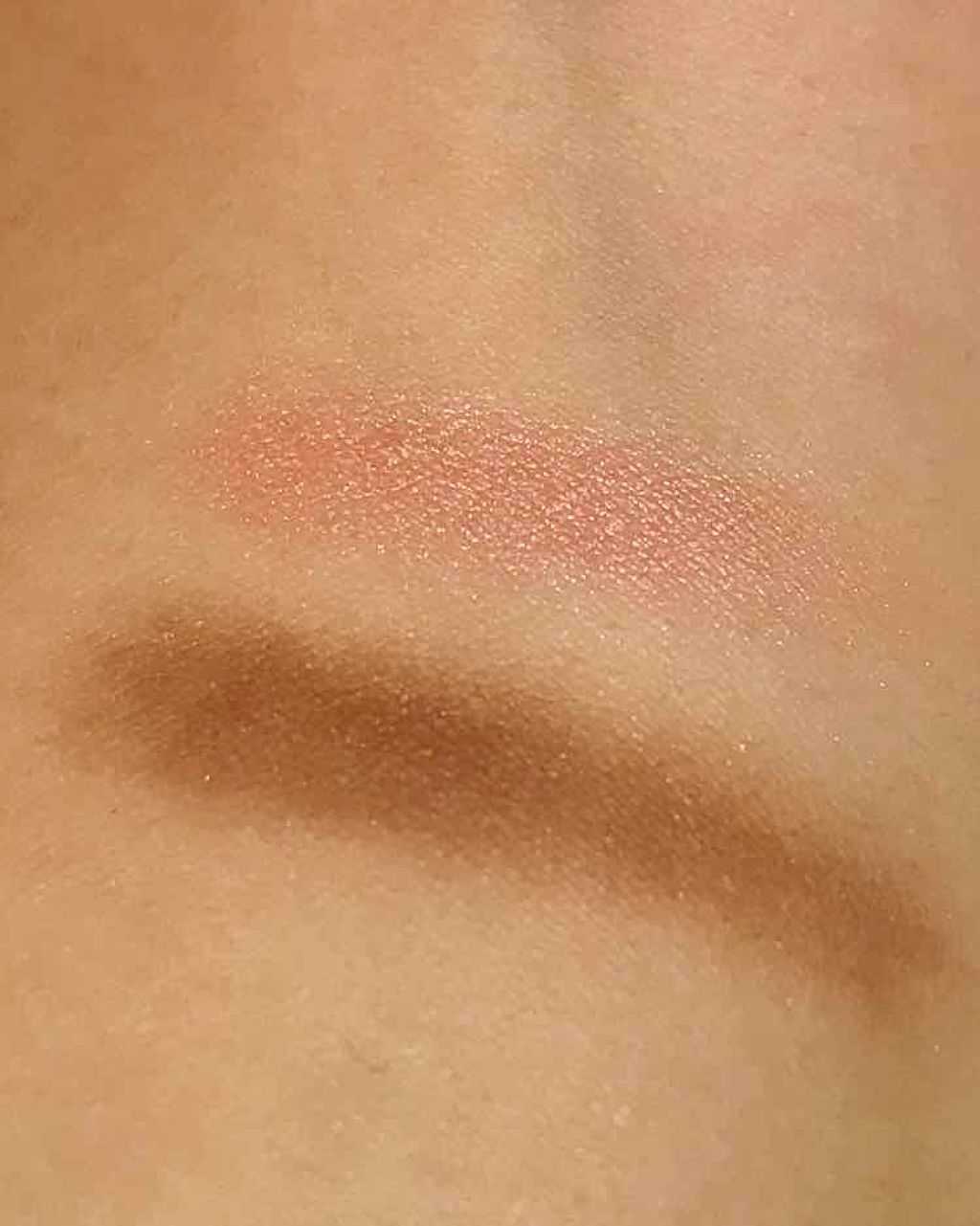 パウダーアイシャドウ ブルーミングキティ/DAISO/アイシャドウパレットを使ったクチコミ（2枚目）