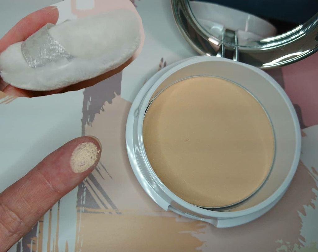 フェイスパウダー ハイカバー  白肌オークル/クリアラスト/プレストパウダーを使ったクチコミ（3枚目）