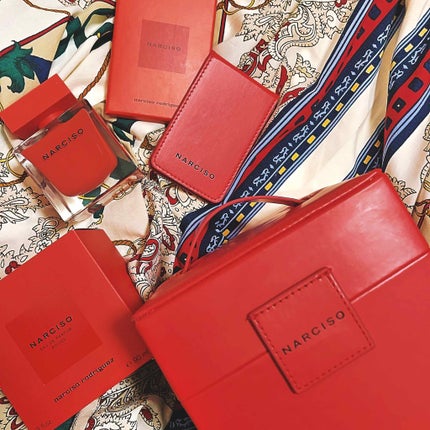 ナルシソ ロドリゲス ナルシソ オードパルファム ルージュのクチコミ「真っ赤なフレグランスに真っ赤なバニティ
ホリデーシーズンに
各所で販売されていたこちら
その様.....」(1枚目)