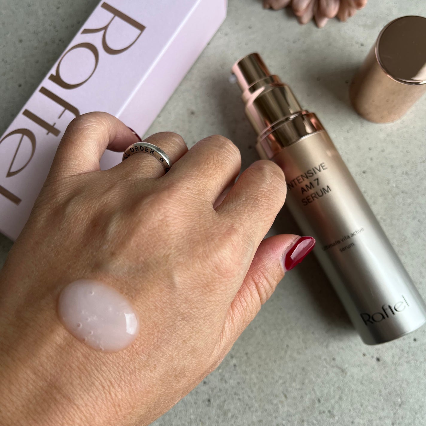 kunchan on LIPS 「・・・@raftel_cosmetic✓インテンシブAM7セ..」(2枚目)