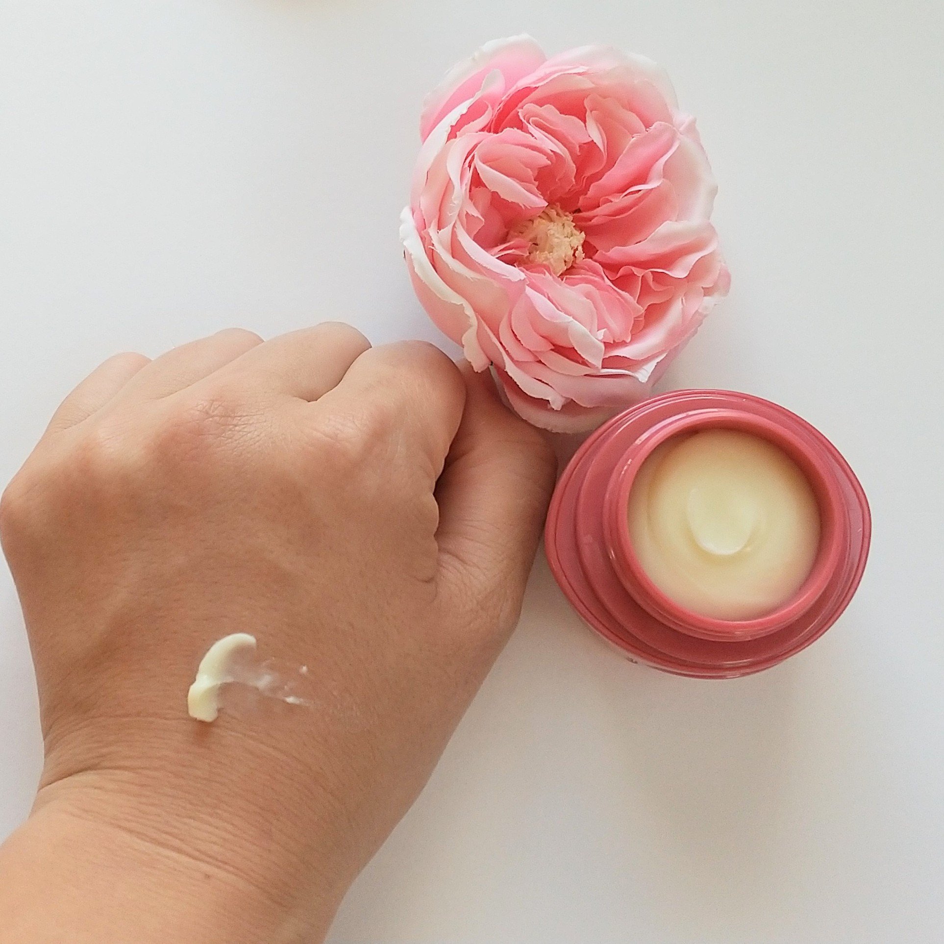 フリーリア 薬用リンクルホワイトセラムＥ/コープ/美容液を使ったクチコミ（2枚目）