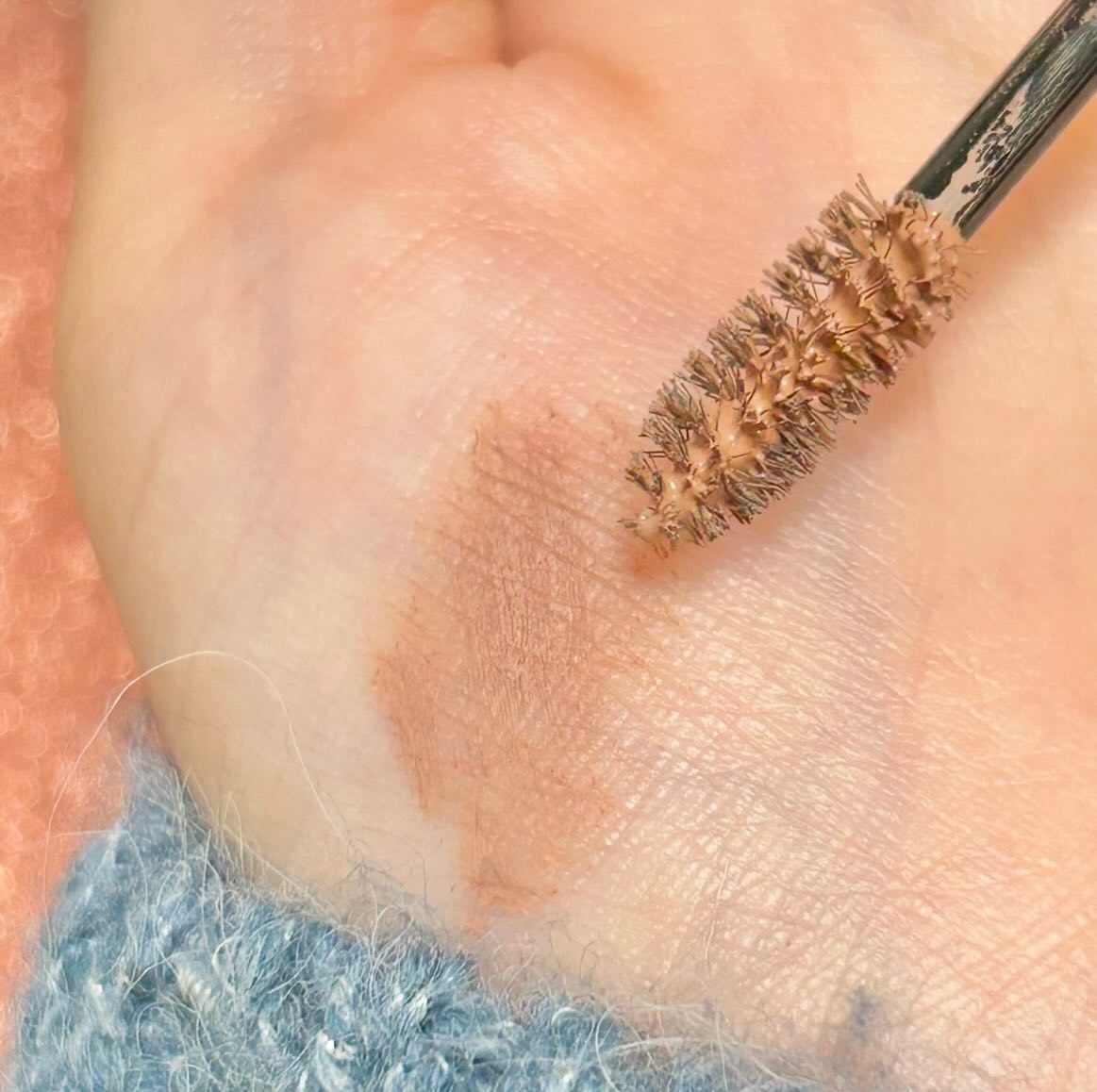 ヘビーローテーション カラーリングアイブロウEX/ヘビーローテーション/眉マスカラを使ったクチコミ（3枚目）