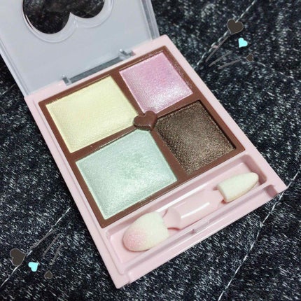 シャイニートリップアイズ/ラヴーシュカ/アイシャドウパレットを使ったクチコミ(2枚目)