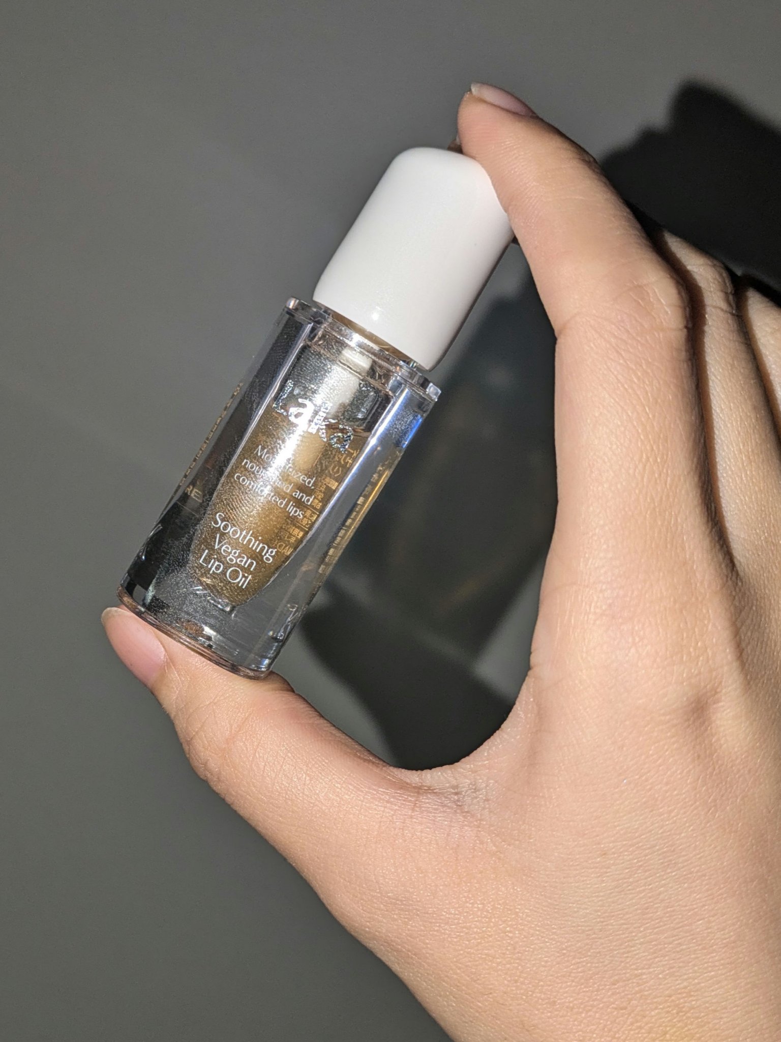 スージングヴィーガンリップオイル ナリッシングイエロー/Laka/リップオイルを使ったクチコミ（1枚目）