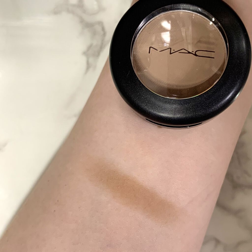 スモール アイシャドウ エラ/M・A・C/単色アイシャドウを使ったクチコミ（2枚目）