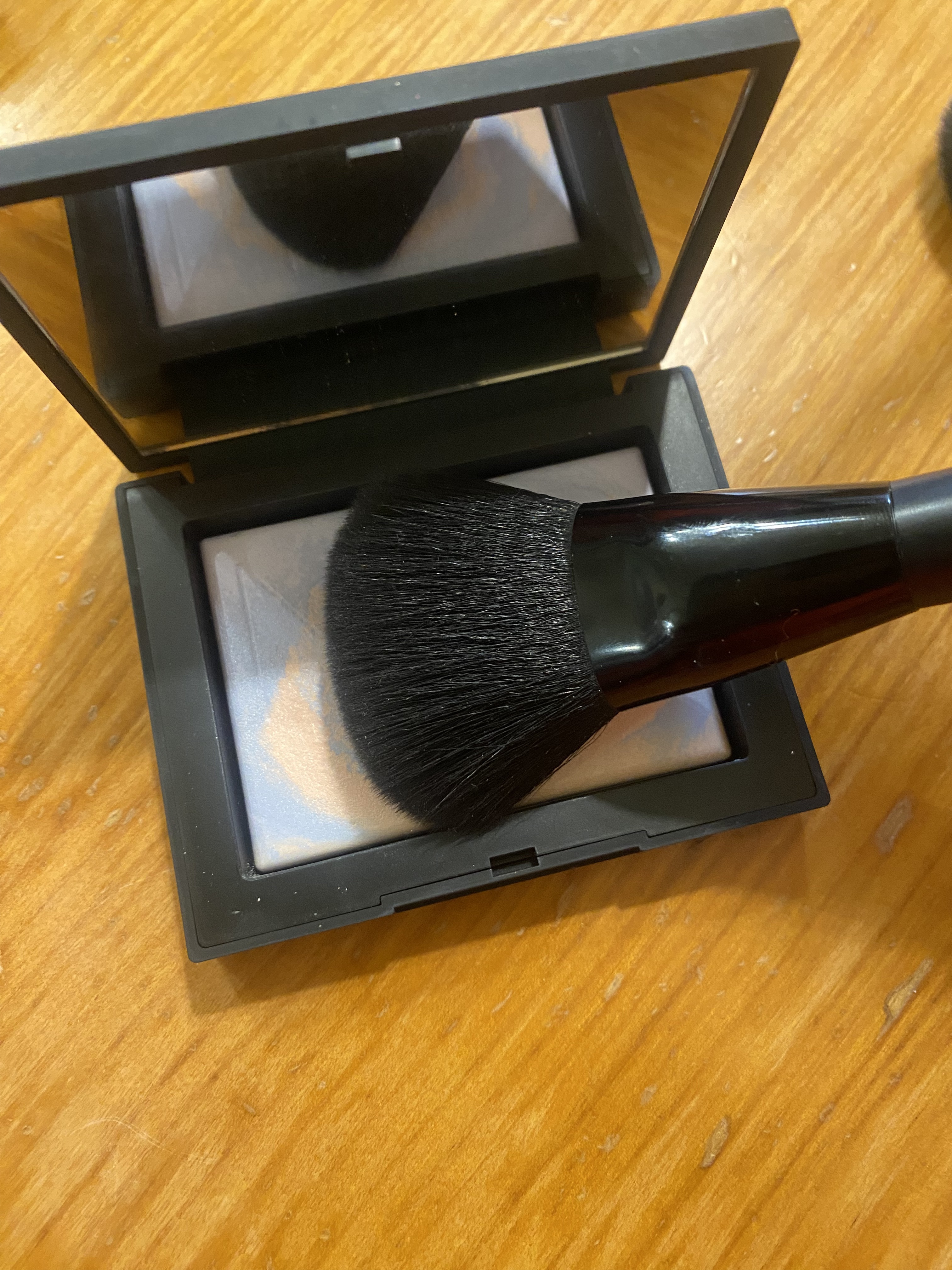 ラディアントクリーミーコンシーラーブラシ ♯10/NARS/メイクブラシを使ったクチコミ（2枚目）