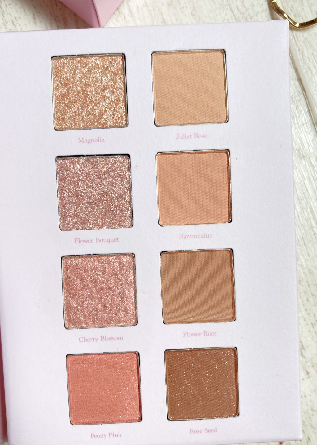 Liii▷ on LIPS 「＼デイジーク🩰🤍／ 《♡フラワーブックアイシャドウ