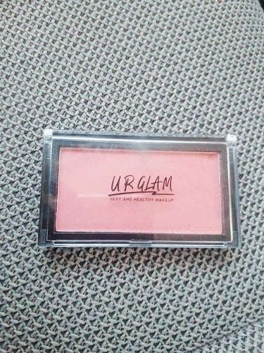 話題のURGLAM!

パレットのアイシャドーが欲しかったけどなくて
買う予定じゃなかったチークを買ってみましたぁ

色はピンクベージュ。
ラメが入ってないマットなタイプです。

100円だからしょうが