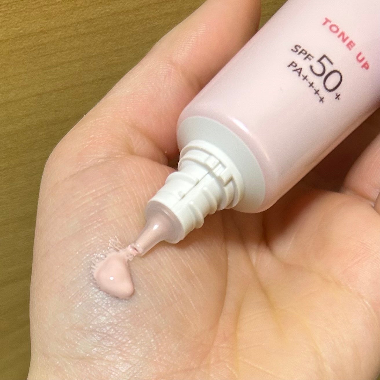 エリクシール デーケアレボリューション トーンアップ SP+ aa/エリクシール/化粧下地を使ったクチコミ(2枚目)