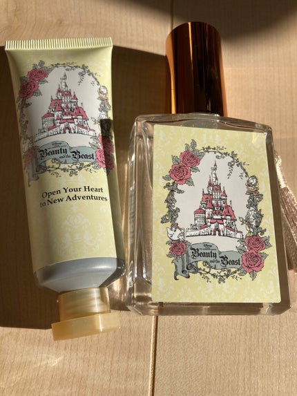 まいちゃん号 on LIPS 「ディズニーストアのお土産❤️ベル大好きなのでうれしい〜ハンドク..」(1枚目)