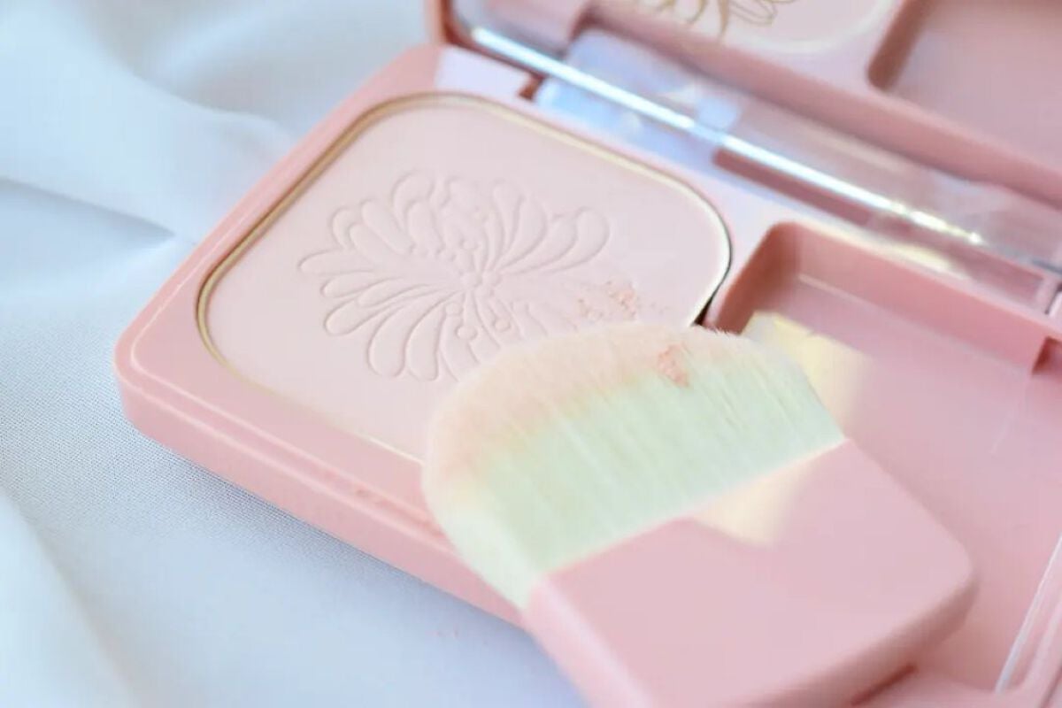 ヴェール ファンデーション N/PAUL & JOE BEAUTE/パウダーファンデーションを使ったクチコミ(3枚目)