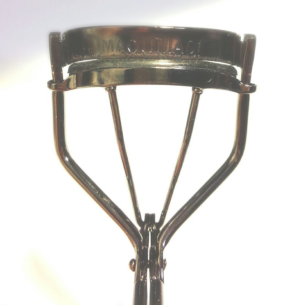 マキアージュ エッジフリー アイラッシュカーラーのクチコミ「MAQuillAGE✨
エッジフリーアイラッシュカーラー


こちらのビューラーは扱いやすく、.....」（2枚目）