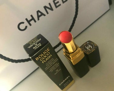 CHANEL ルージュ ココ フラッシュ
78 エモシオン(4000円＋税)

•*¨*•.¸¸☆*･ﾟ

初投稿です(´˘`＊)
初心者でつたないところがあるかもですが、
素敵な投稿を目指すので
よろ