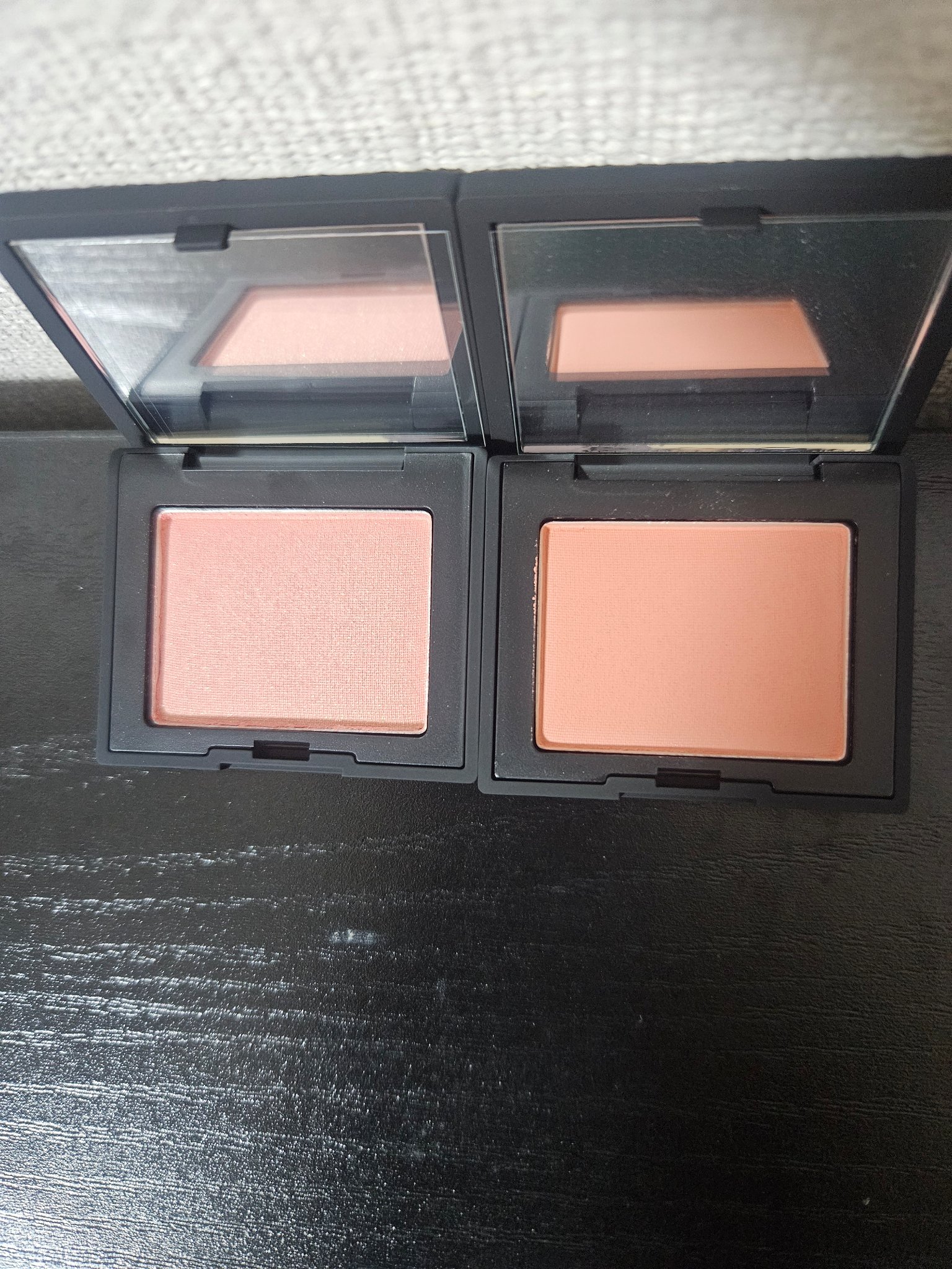 ブラッシュ N 778 ORGASM EDGE（ミニ）/NARS/パウダーチークを使ったクチコミ（2枚目）