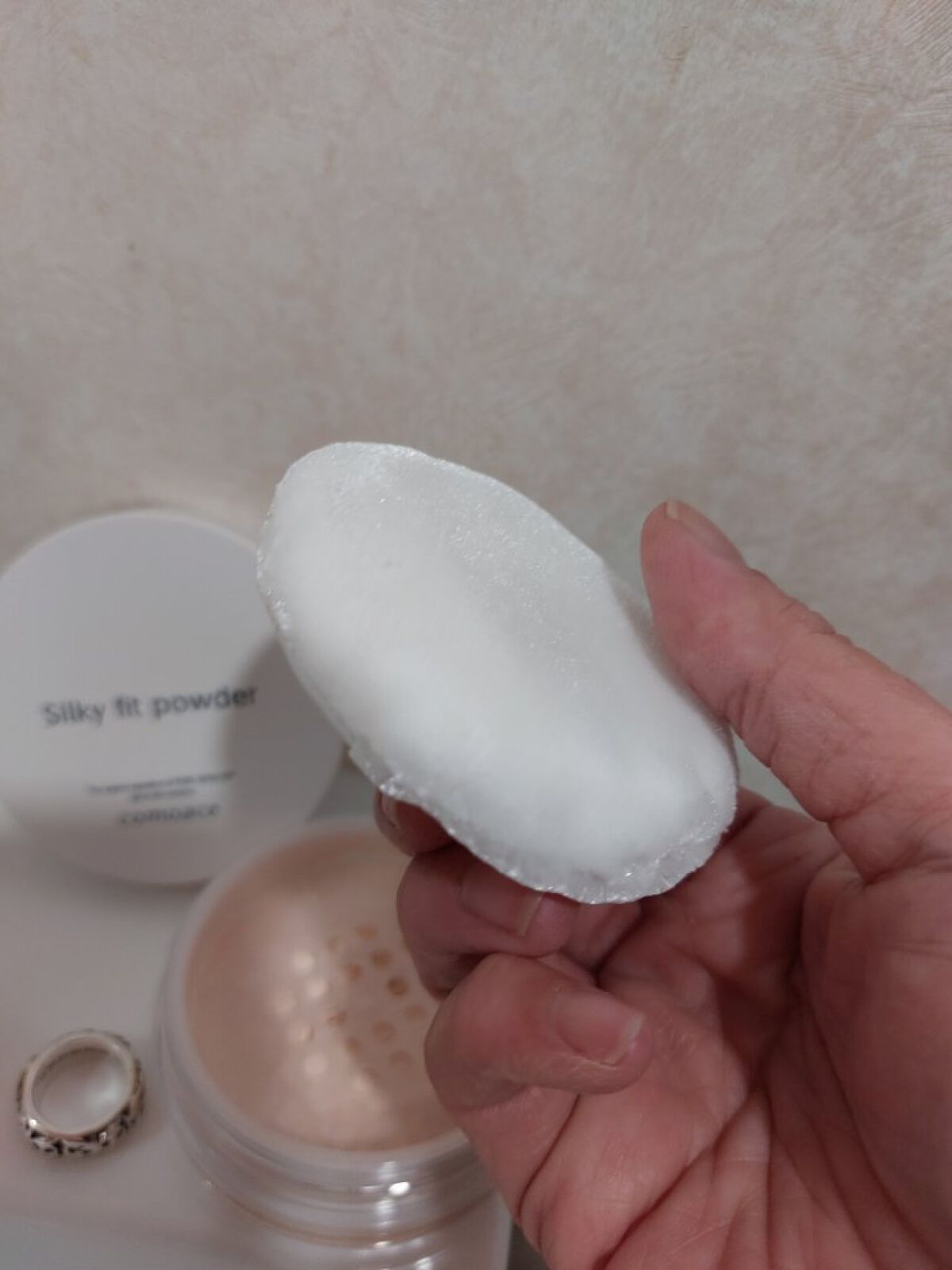 シルキーフィットパウダー /コモエース/ルースパウダーを使ったクチコミ（3枚目）