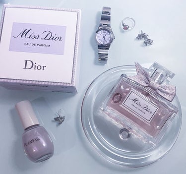 Dior ミス ディオール オードゥ パルファンのクチコミ「【深みある甘美な香り💐】

◻️ ミスディオール ◻️
オードゥ パルファン

▫️ フレッシ.....」（2枚目）