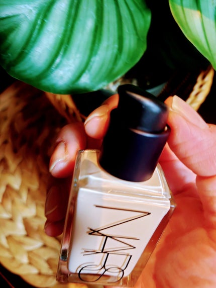 ライトリフレクティング ファンデーション 02166/NARS/リキッドファンデーションを使ったクチコミ(2枚目)