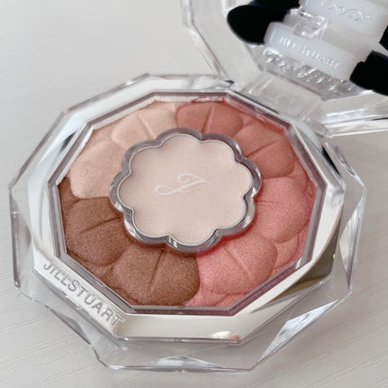 ジルスチュアート ブルームクチュール アイズ/JILL STUART/アイシャドウパレットを使ったクチコミ(3枚目)