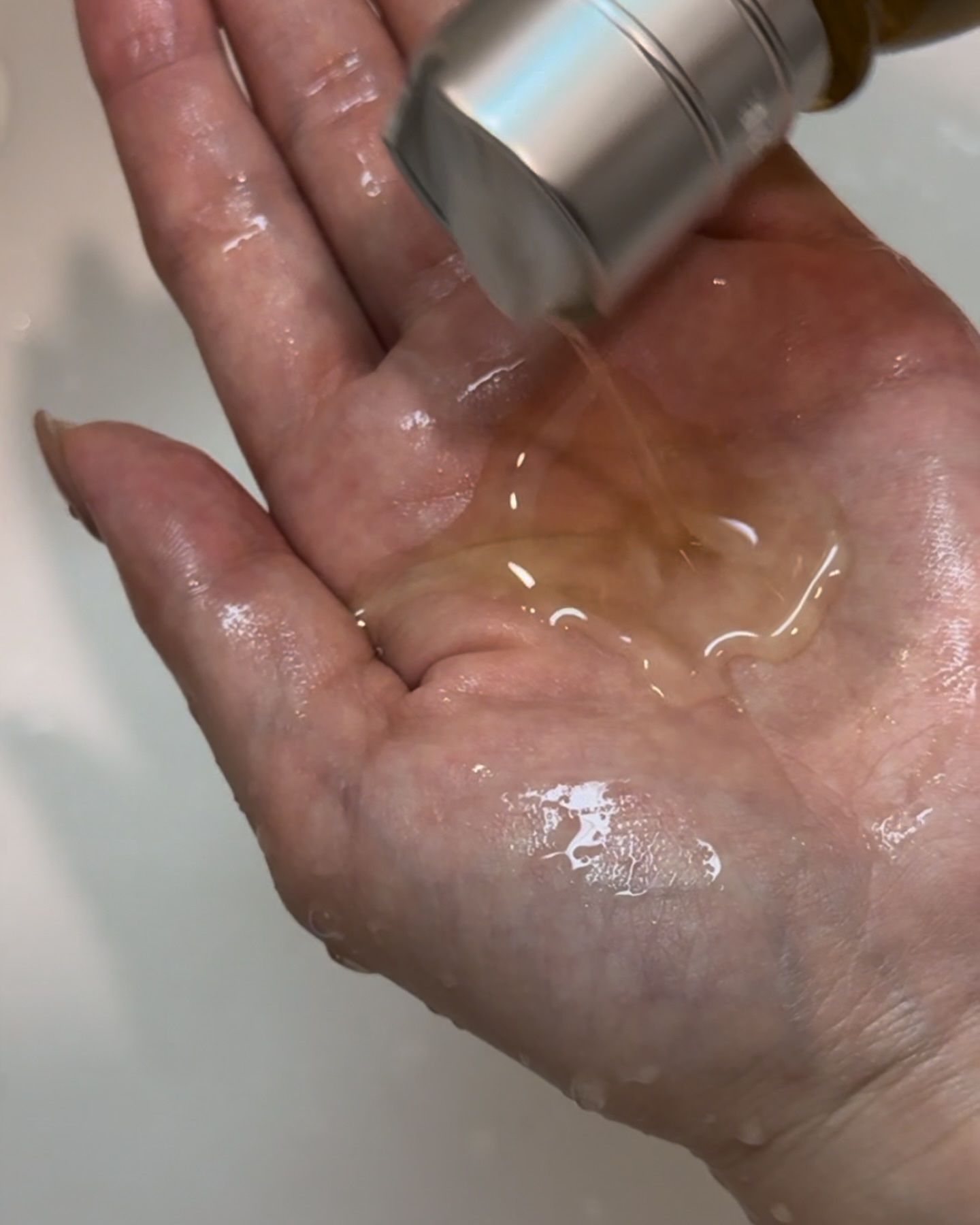 アーモンド モイスチャライジングシャワーオイル/L'OCCITANE/ボディソープを使ったクチコミ（3枚目）