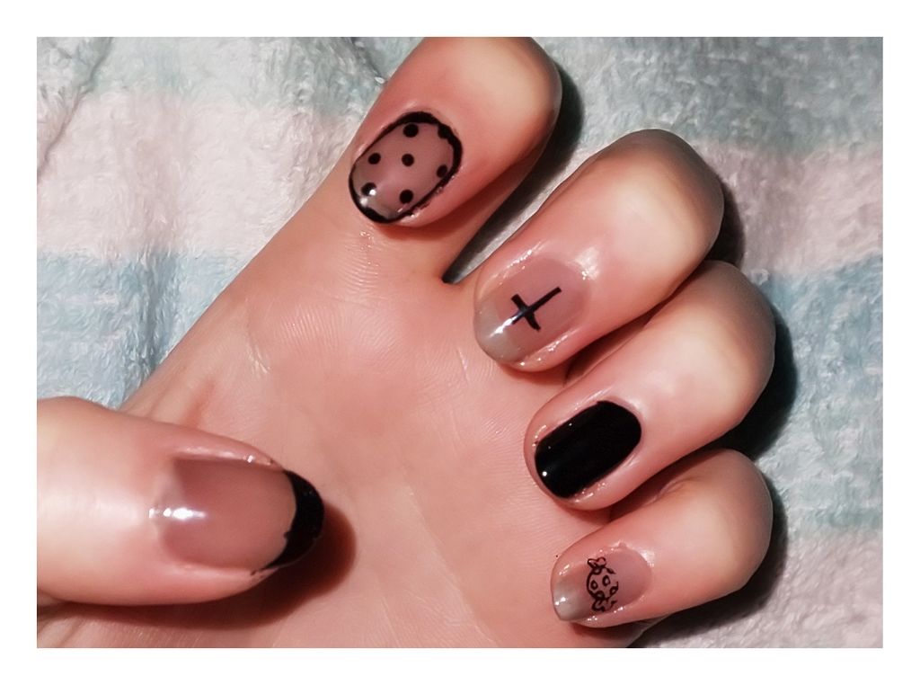 カラフルネイルズ ブラックトップコート/キャンメイク/ネイルトップコートを使ったクチコミ（1枚目）