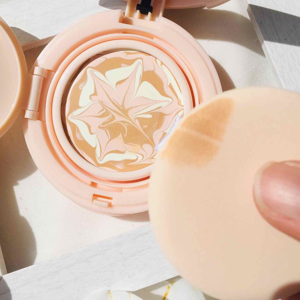 フォトレディ キャンディッド ウォーター エッセンス コンパクト ファンデーション/REVLON/クリーム・エマルジョンファンデーションを使ったクチコミ(3枚目)