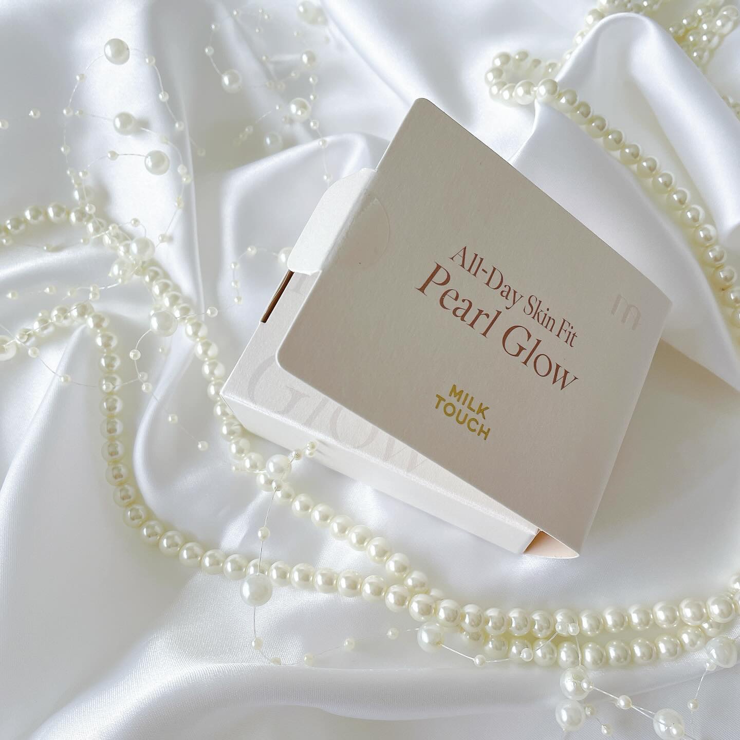 オールデイスキンフィットパールグロウクッション 01 Rosy Ivory(ロージー アイボリー)/Milk Touch/クッションファンデーションを使ったクチコミ（2枚目）