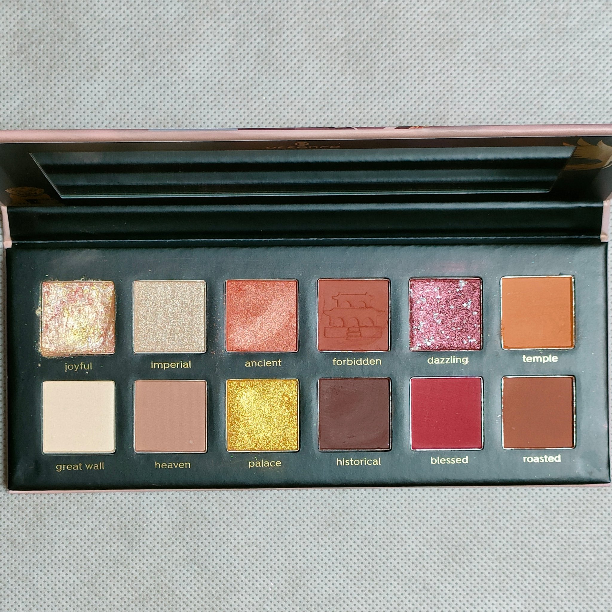 アイ グリッター/ANNA SUI/単色アイシャドウを使ったクチコミ（3枚目）