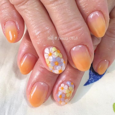 ぴよこれいと  あうるす on LIPS 「オレンジグラデーション🍊🧡お花を添えて💐🌼🌷なんていう言い回し..」（1枚目）