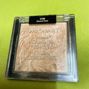 MegaGlo Highlighting Powder/wet 'n' wild/パウダーハイライトを使ったクチコミ（2枚目）