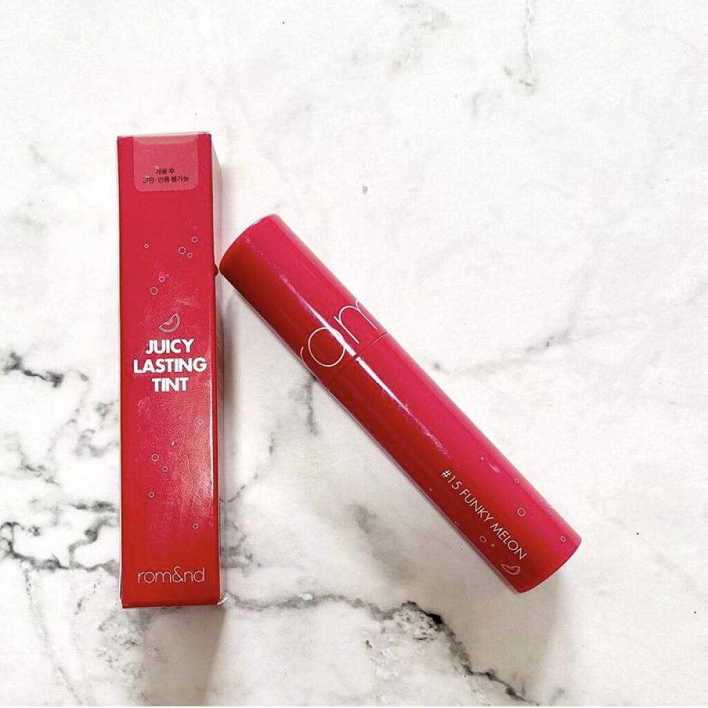 ジューシーラスティングティント/rom&nd/リップティントを使ったクチコミ（2枚目）