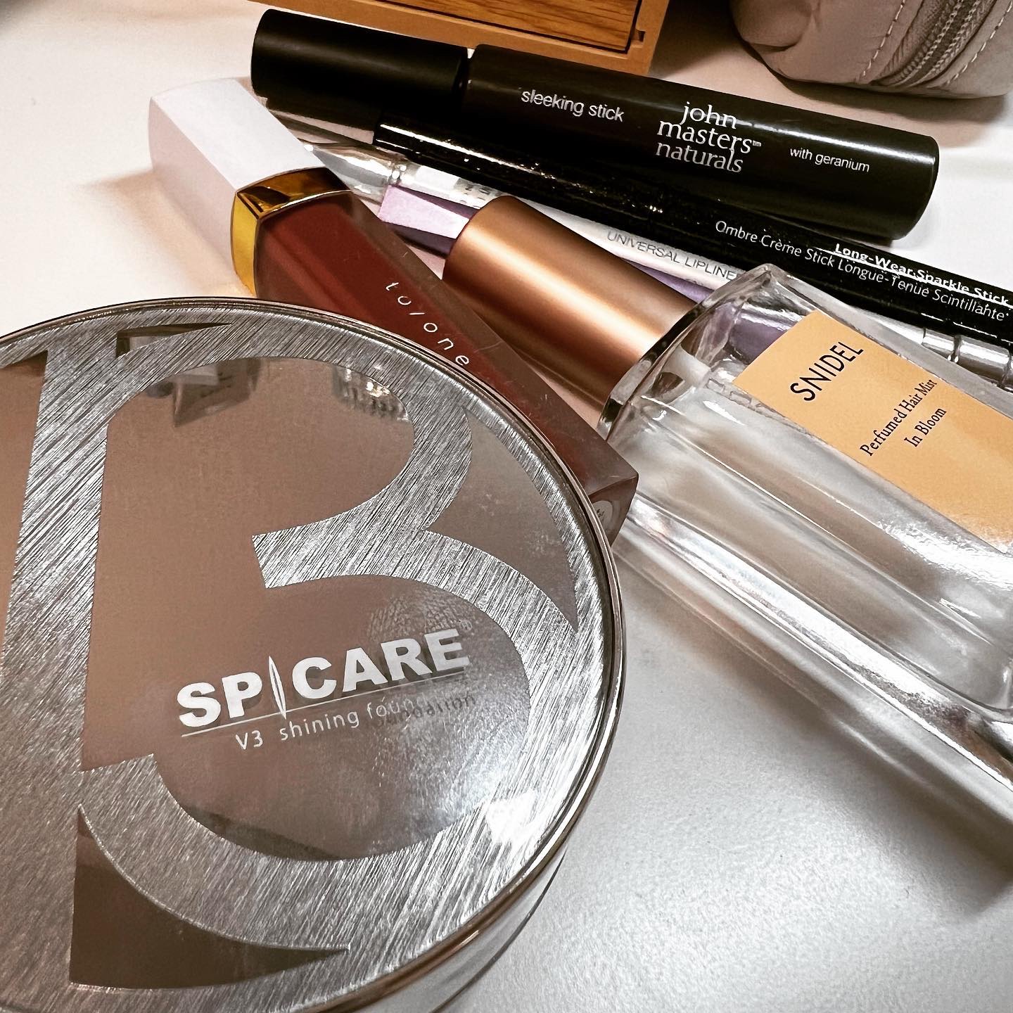 ロングウェアスパークルスティック 01 オーロラピンク/BOBBI BROWN/スティックアイシャドウを使ったクチコミ（1枚目）