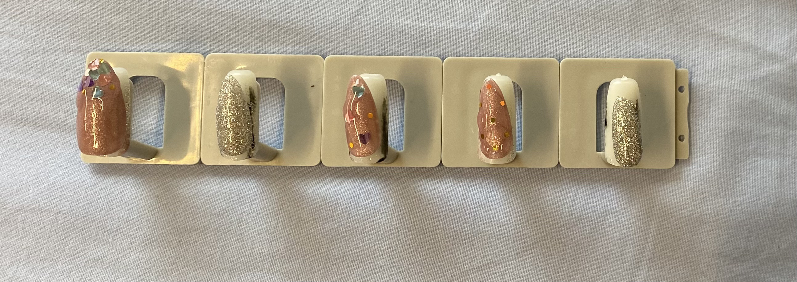 BRG ジェルネイル 6 ラメシルバー/DAISO/ジェルネイルを使ったクチコミ（1枚目）