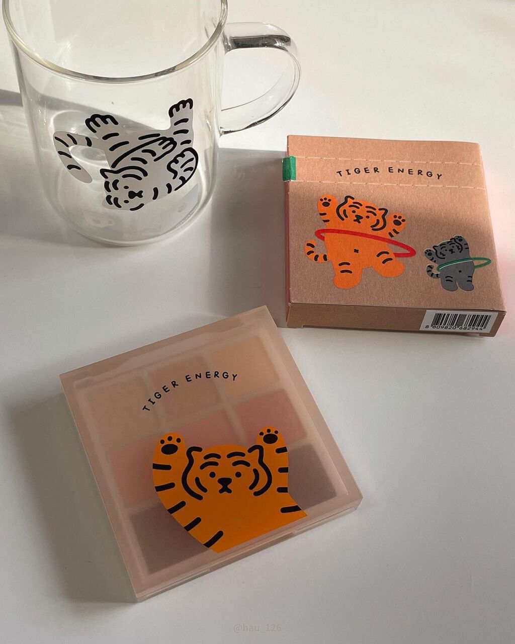 ムジークタイガープレイカラーアイズ 01/ETUDE/アイシャドウパレットを使ったクチコミ（2枚目）