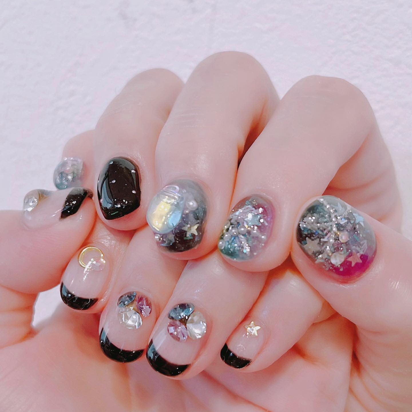 #ネイル,#アシメネイル,#フレンチネイル,#黒ネイルのネイルデザイン