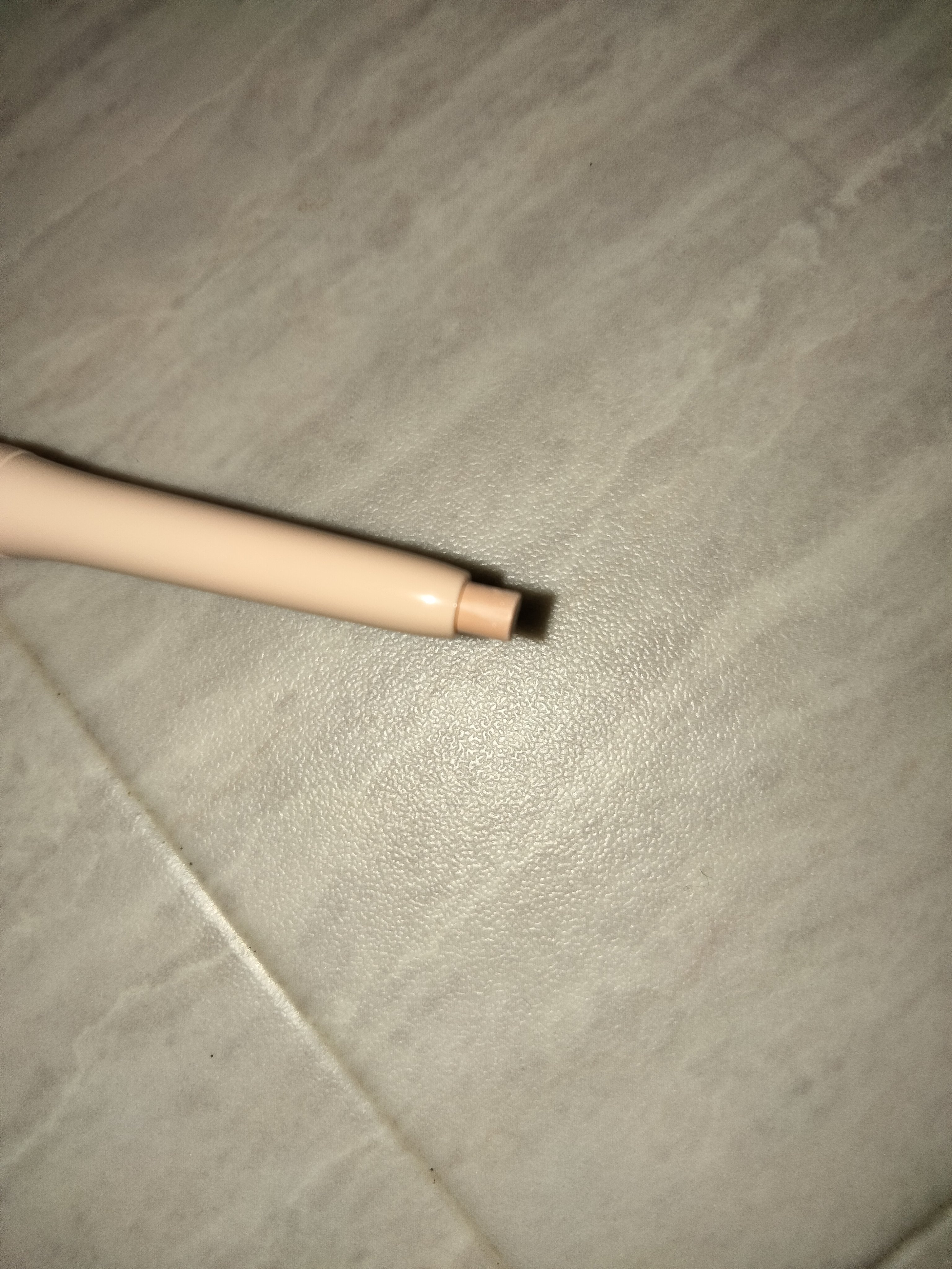 描くアイゾーンコンシーラー 01 なじみベージュ/CEZANNE/ペンシルコンシーラーを使ったクチコミ（3枚目）