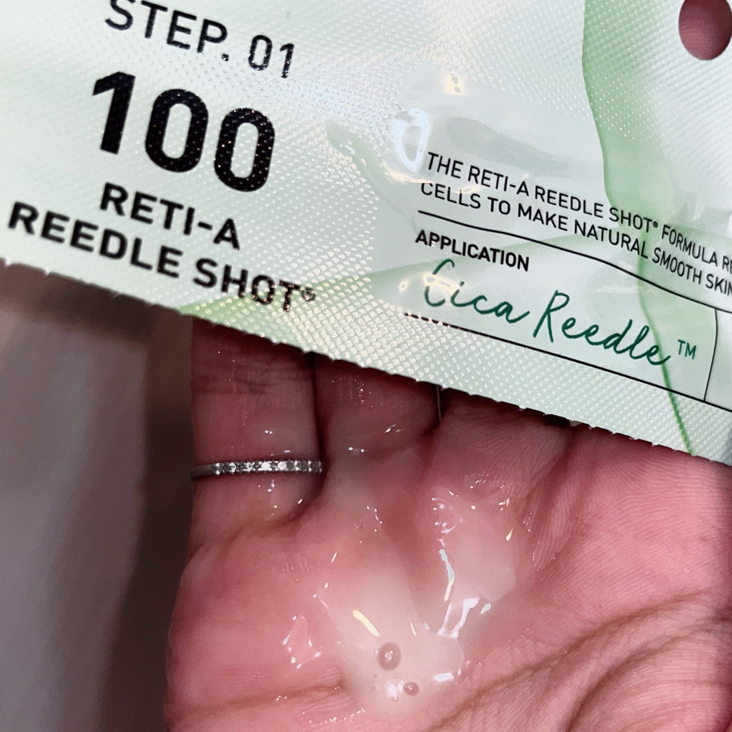 レチA リードルショット100 2ステップハイドロゲルマスク/VT/シートマスク・パックを使ったクチコミ（2枚目）