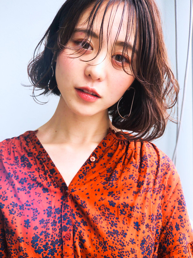 ゆるふわボブの女性