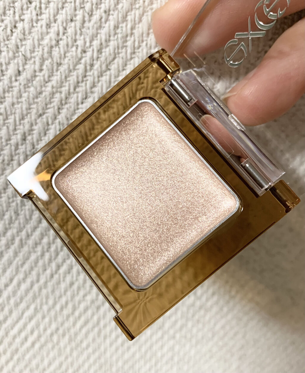 イルミクチュールシャドウ IC01 ムーントリップ/excel/ジェル・クリームアイシャドウを使ったクチコミ（2枚目）