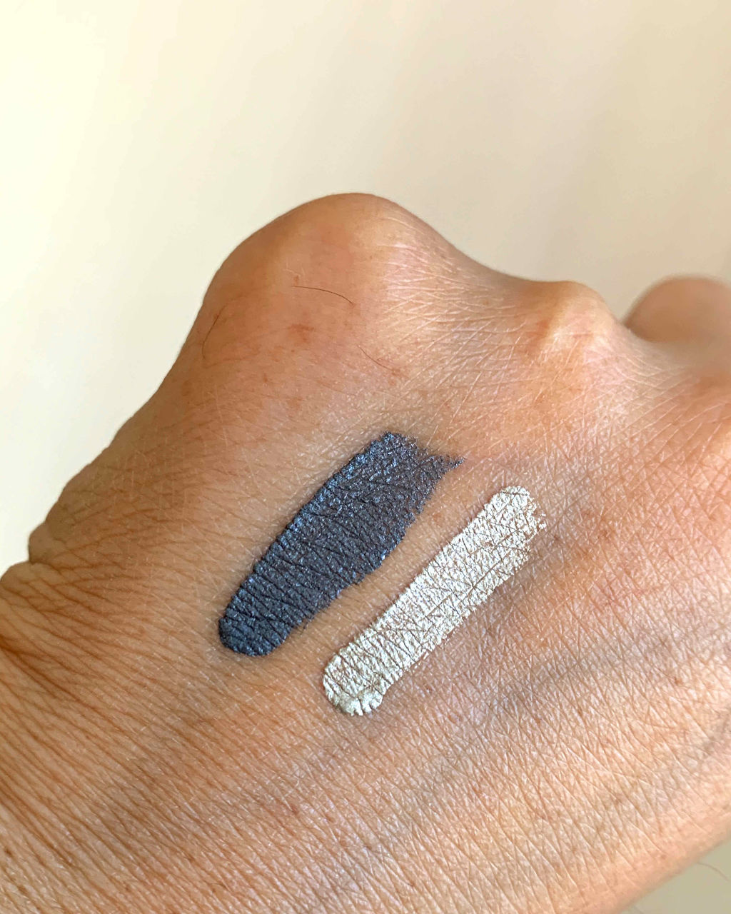 クラシック フィルム アイズ 01 シルバースクリーン/RMK/ジェル・クリームアイシャドウを使ったクチコミ（2枚目）