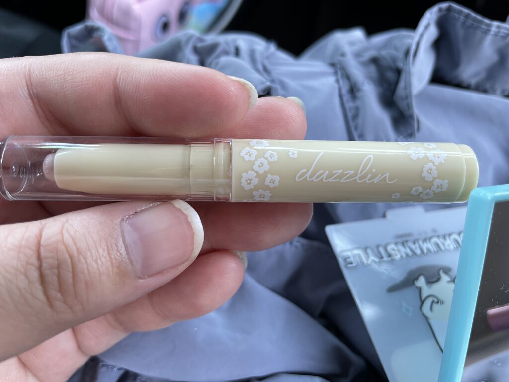 Dazzlin  アイルミナイザー/セリア/スティックアイシャドウを使ったクチコミ（3枚目）